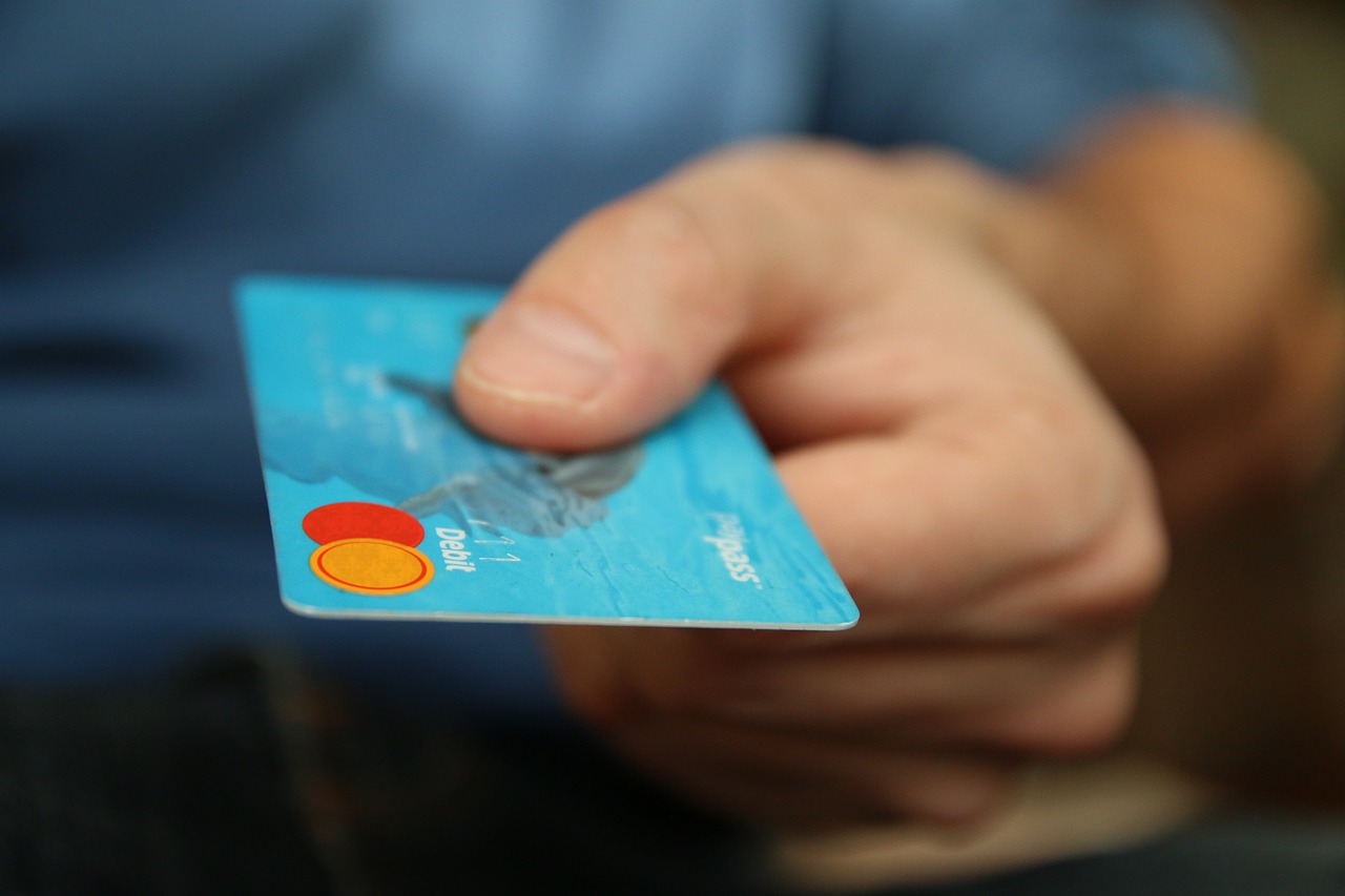 50代が知っておくべきクレジットカードのポイント投資のメリットは？