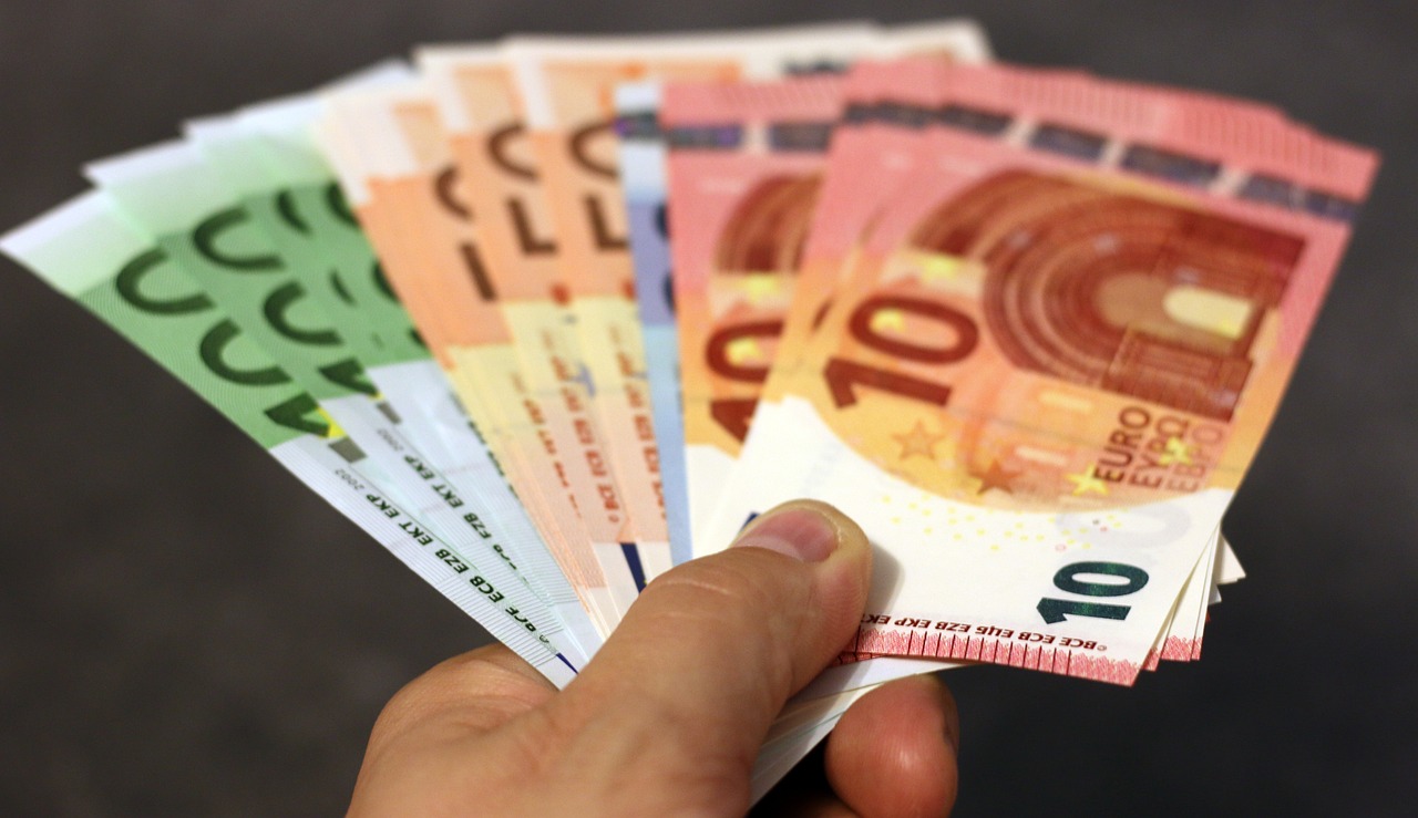 50代の雑所得が20万円を超えた場合の対策は？
