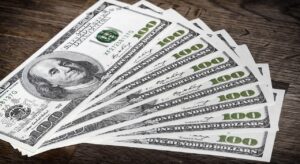 50代の老後資金は保険と投資、どっちが得策？